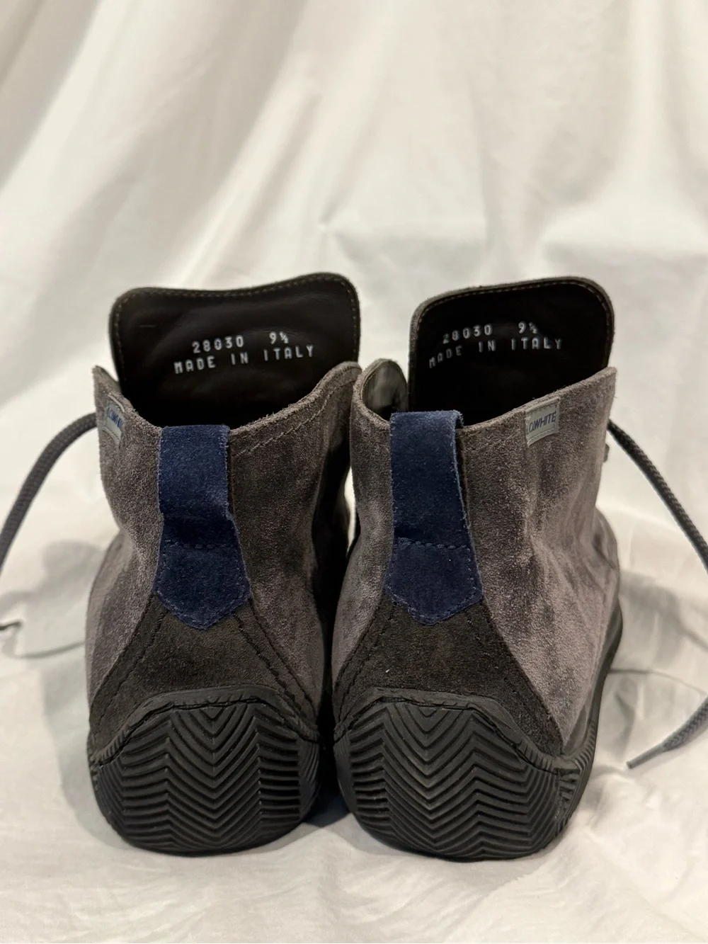 LOWHITE dark gray